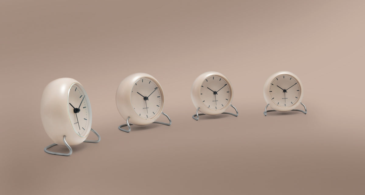 City Hall Tischuhr sandy beige