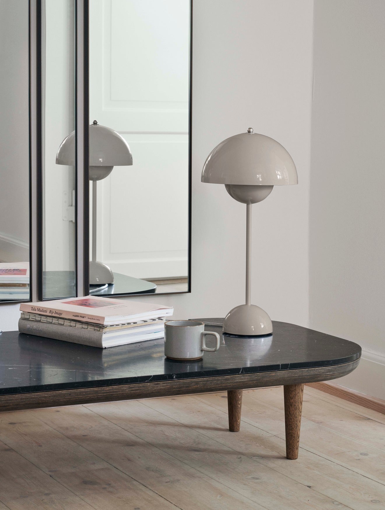 Flowerpot VP3 grey beige
