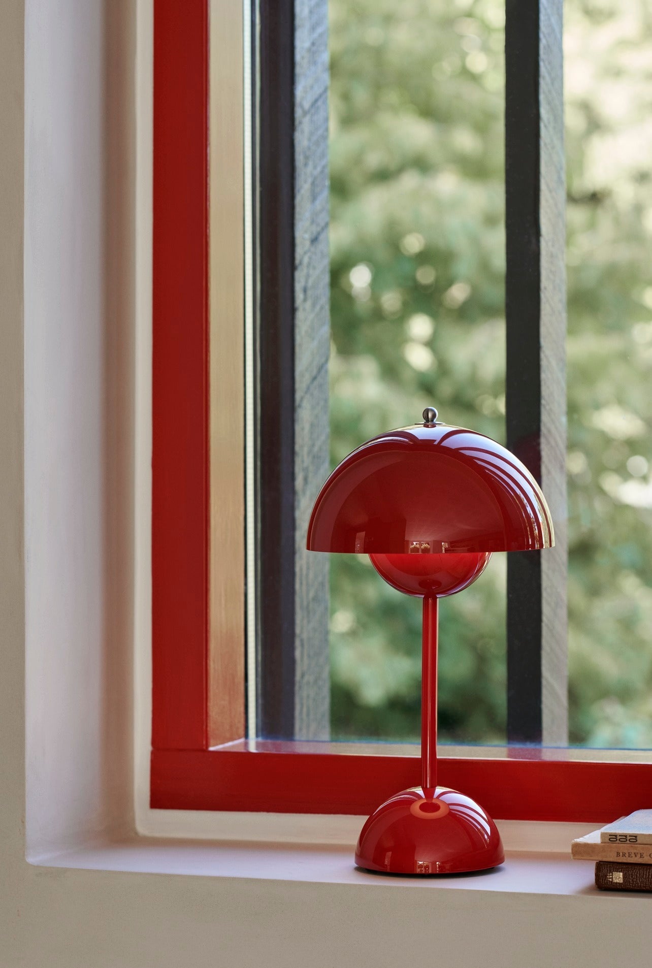 Flowerpot VP9 Vermilion Red