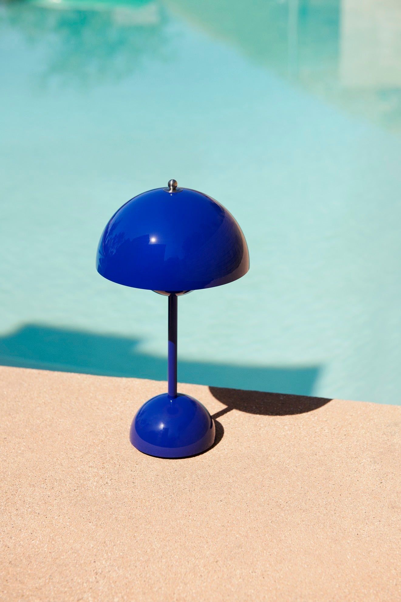 Flowerpot VP9 Cobalt Blue