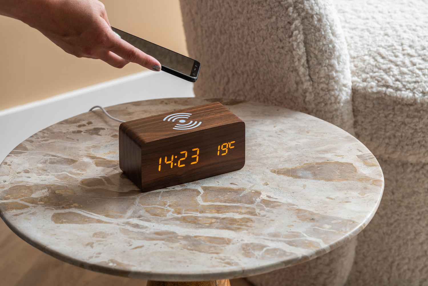 Aroma Tischuhr mit Ladefunktion LED