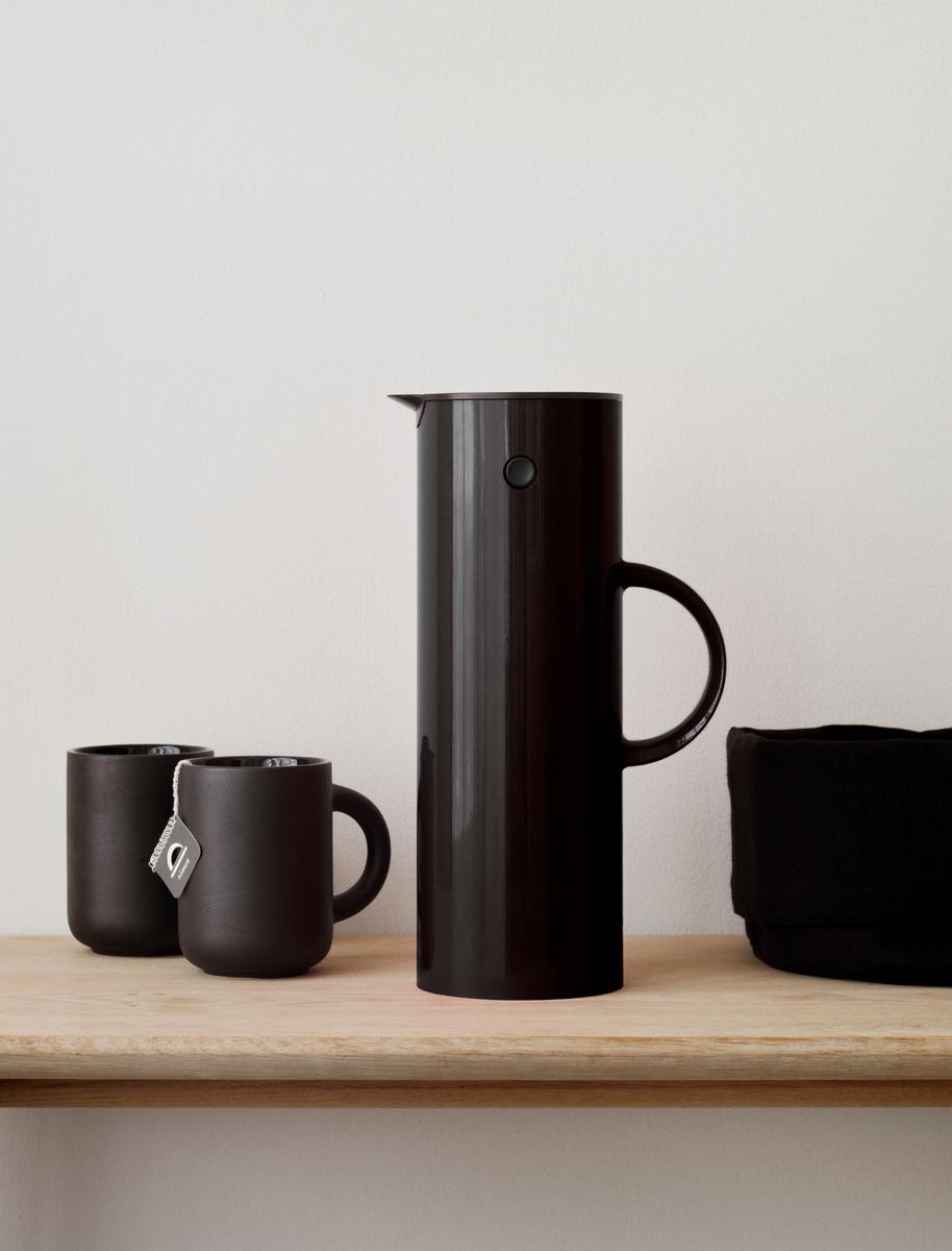 EM77 Isolierkanne 1l Black